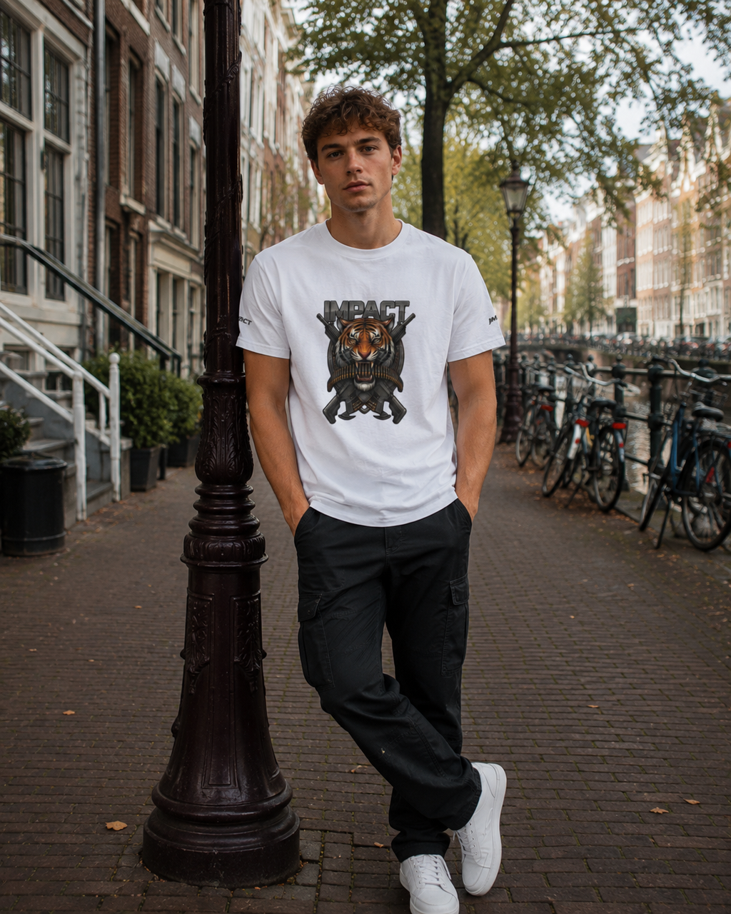 "Vintage Tiger Men's Graphic Tee – Bold & Fierce"
